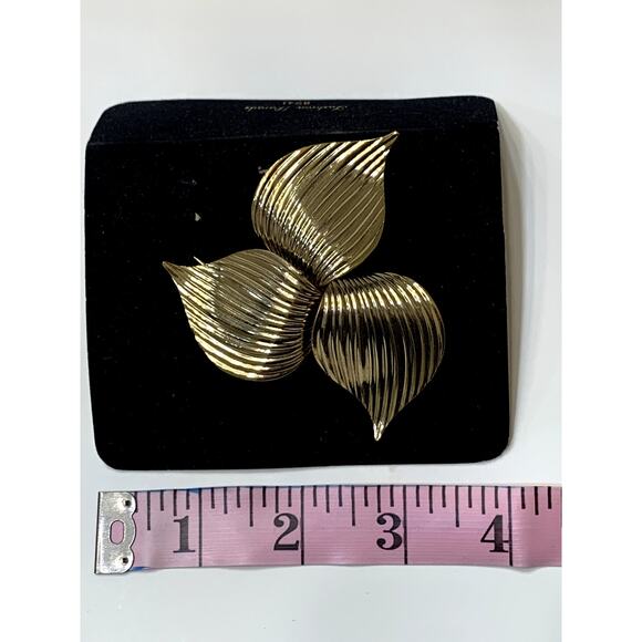 Gold Three Leaf Flower Brooch Pin Sarah Coventry Large 2669 Original Box - Picture 13 of 15